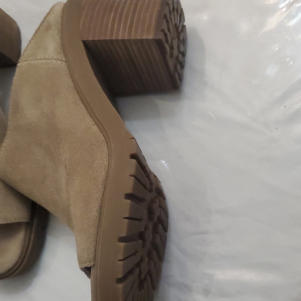 Lucchese Women's Beige Suede Block Heel Mules - Picture 3 of 6